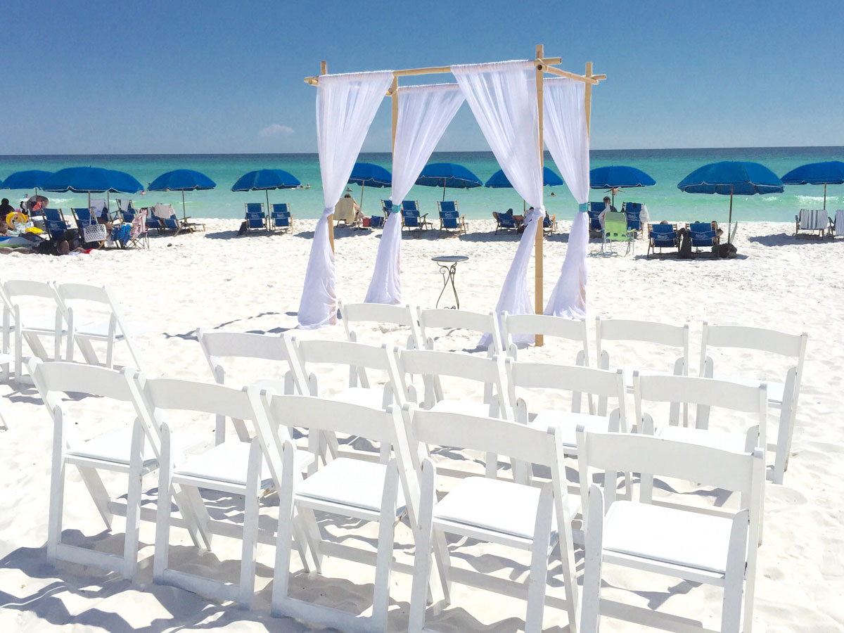 Assister un mariage sur la plage