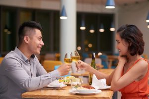 10 idées de dîners romantiques pour un budget limité